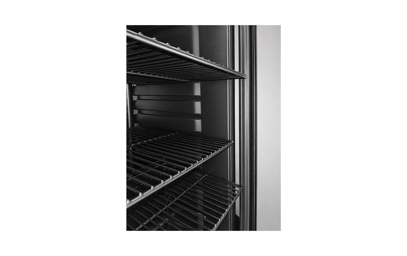 Kibernetik Getränkekühlschrank GK70 69 l, 4 - 12 °C, Glastür, Schwarz